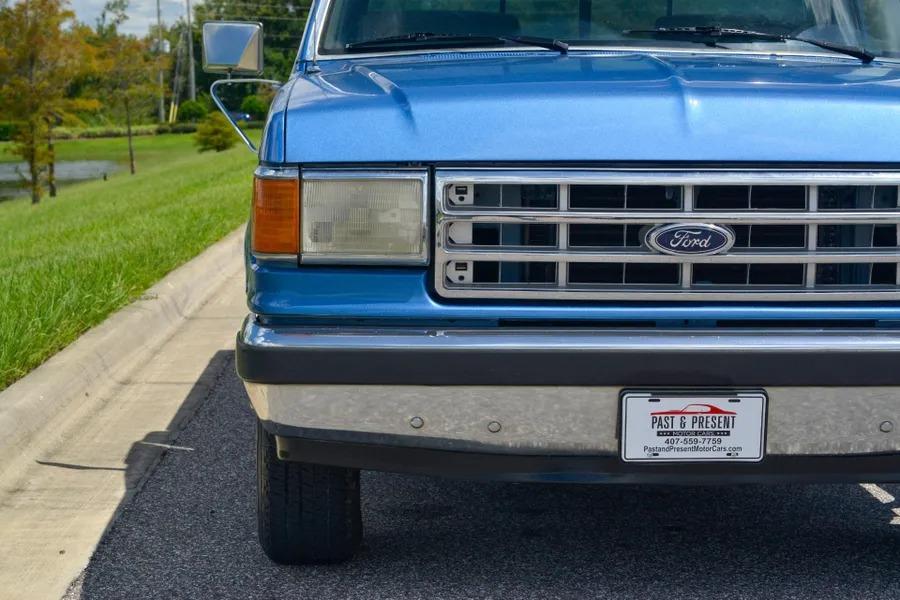 1991 Ford F-150 XLT Lariat