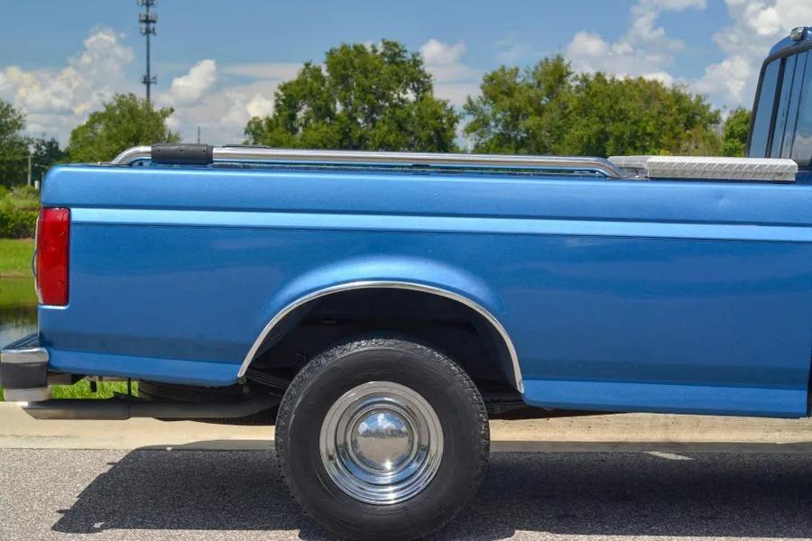 1991 Ford F-150 XLT Lariat
