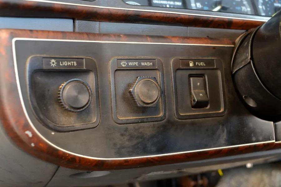 1991 Ford F-150 XLT Lariat