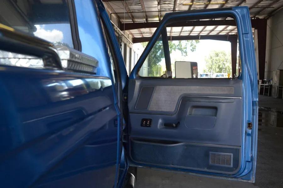 1991 Ford F-150 XLT Lariat