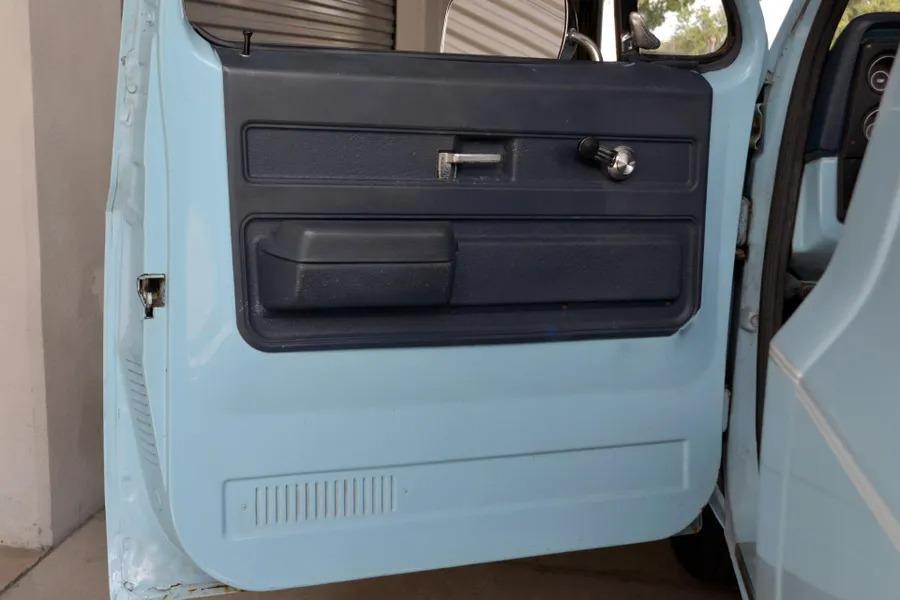 1976 Chevrolet C10 Custom Deluxe
