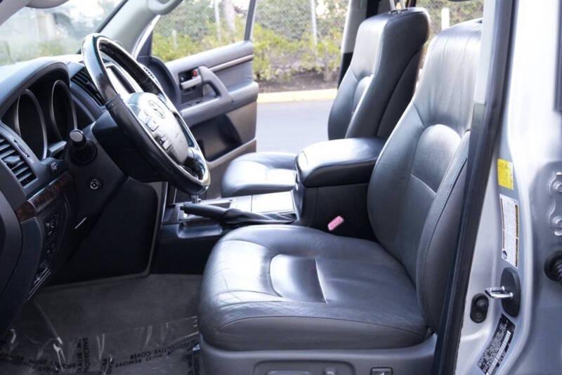 2011 Toyota Land Cruiser