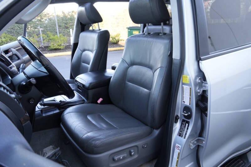 2011 Toyota Land Cruiser
