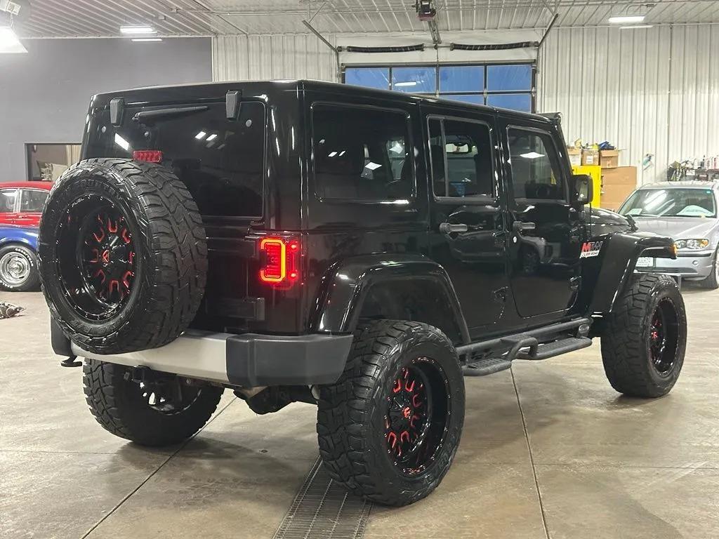 2015 Jeep Wrangler Unlimited Sahara - 3