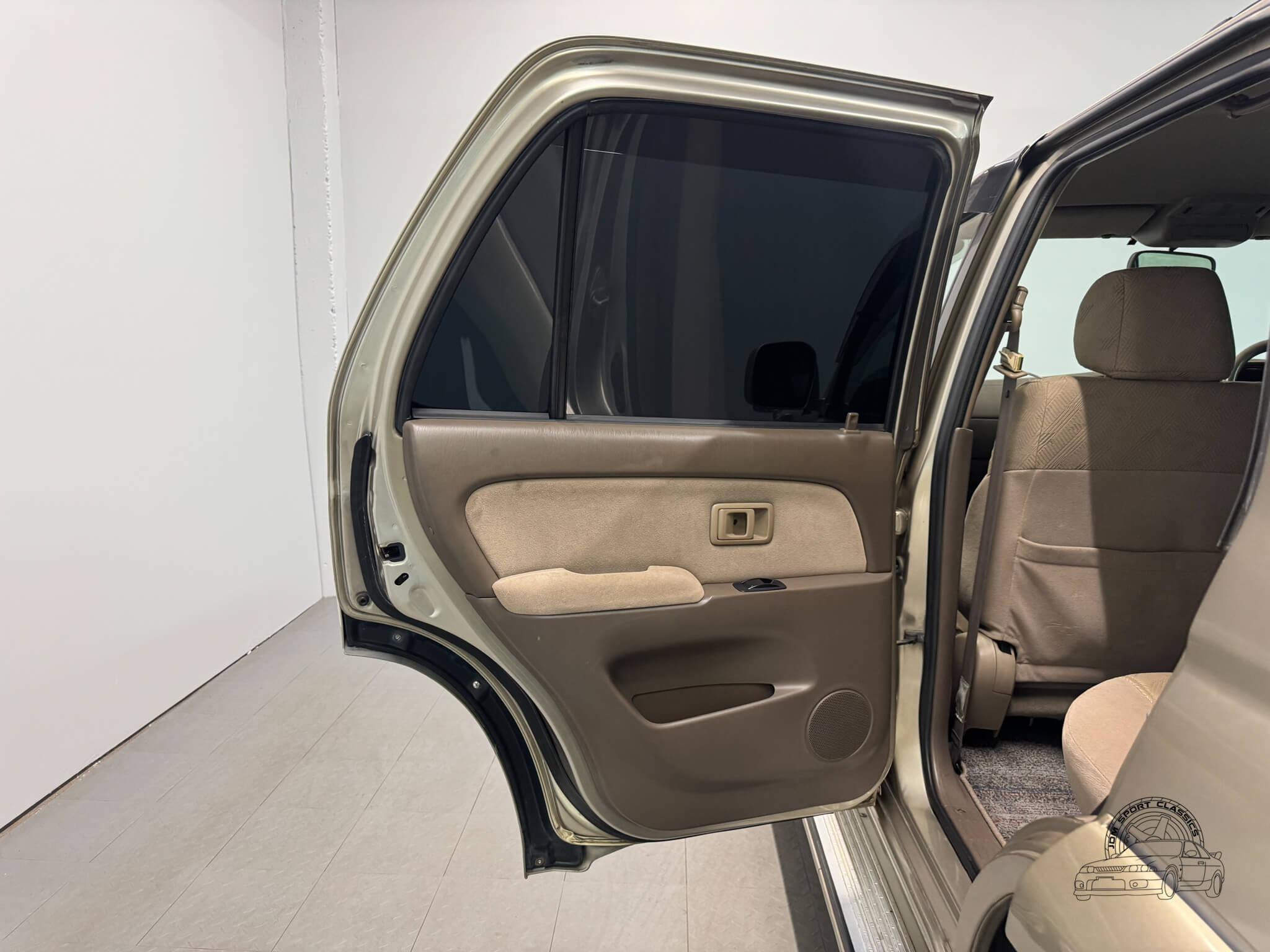 2001 Toyota Hilux Surf SSR-X