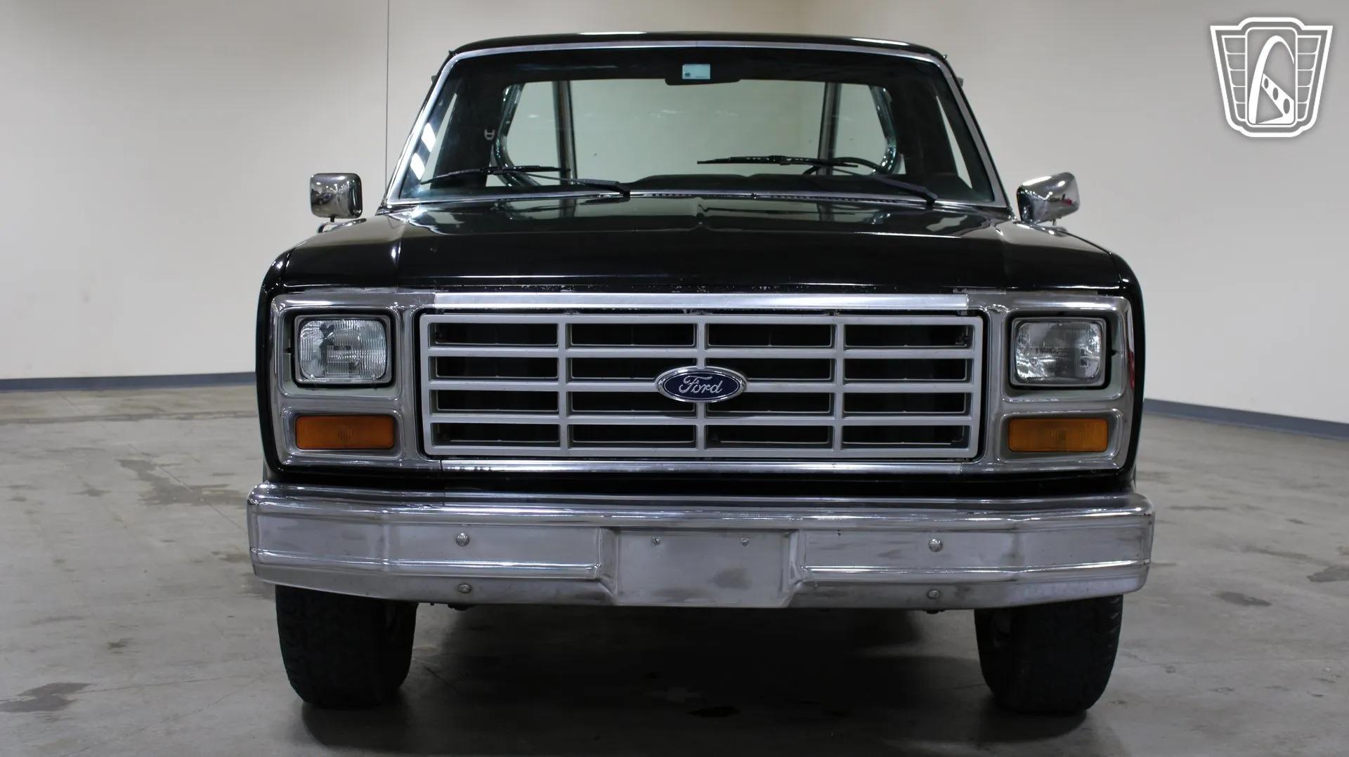 1984 Ford F-150 XLT - 4