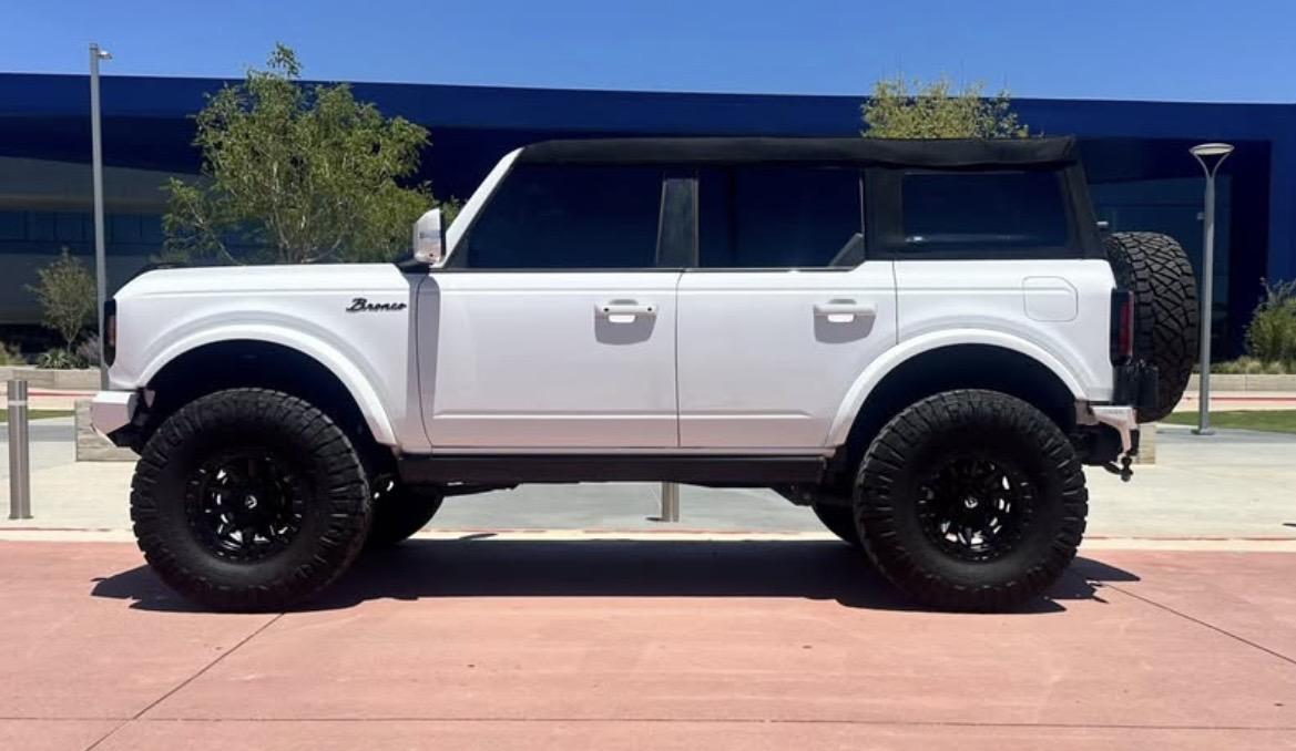 2023 Ford Bronco Outer Banks