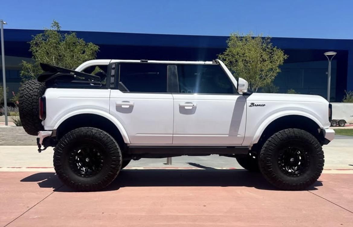 2023 Ford Bronco Outer Banks