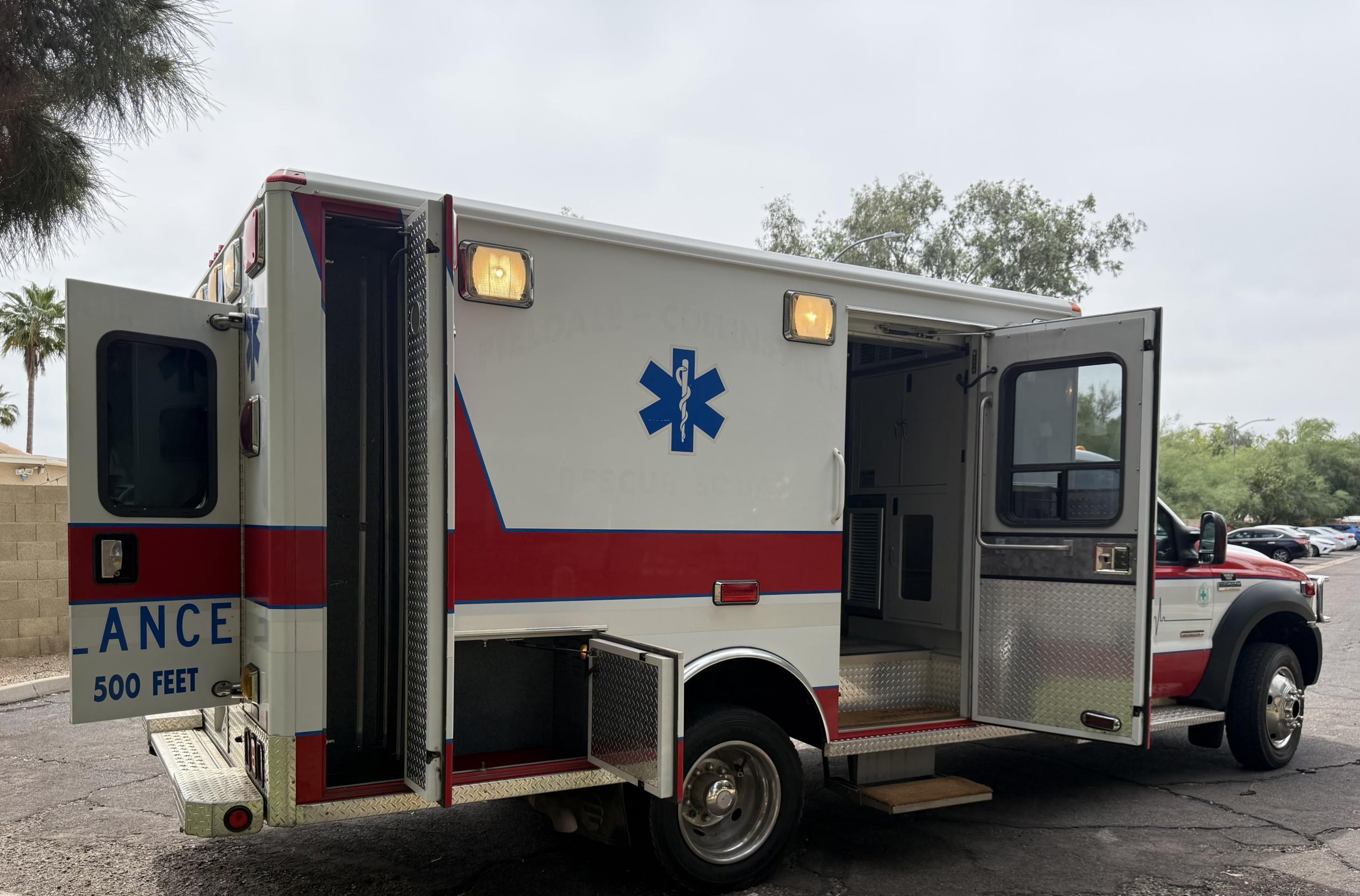 2007 Ford F-450 XLT Ambulance - 5