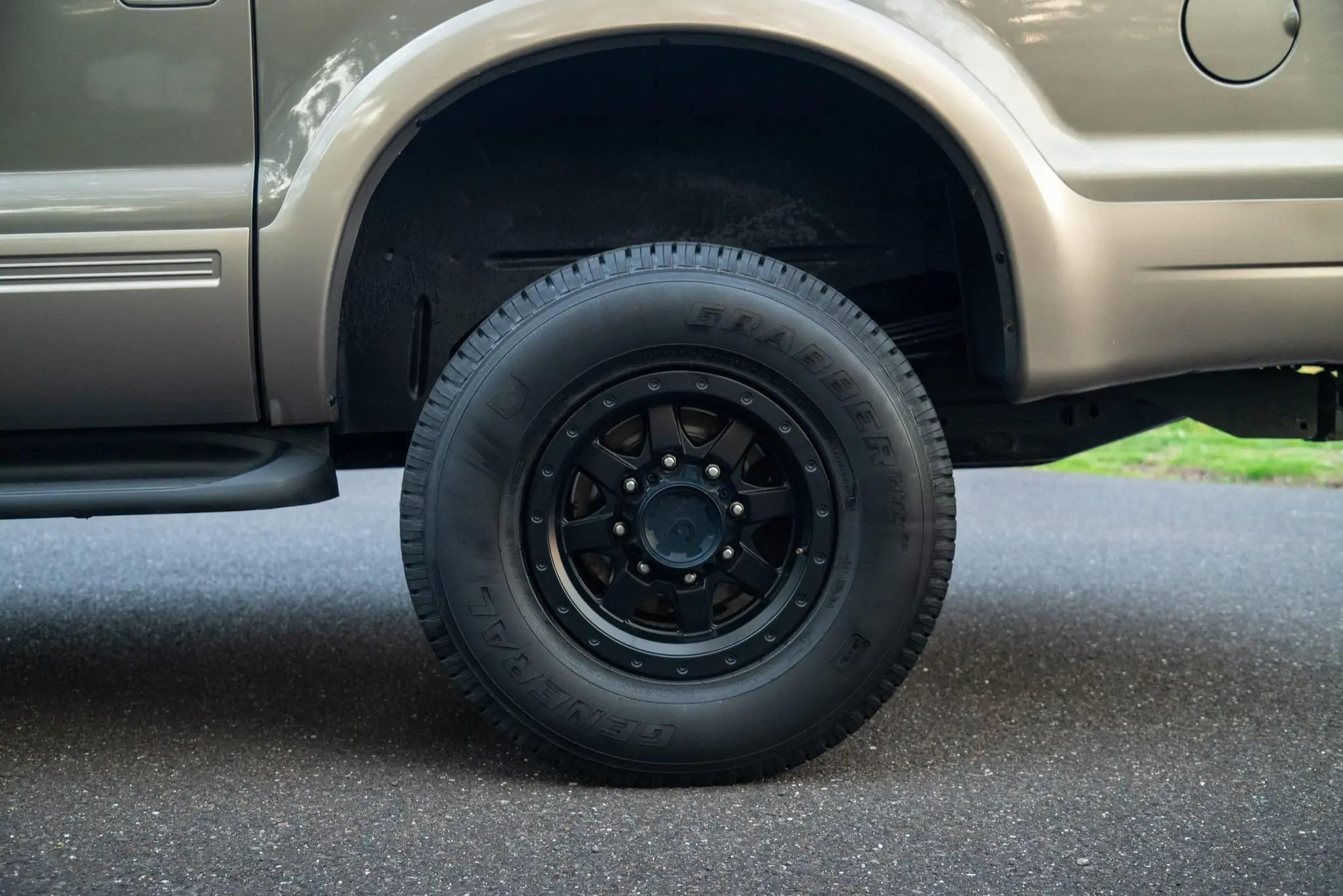 2005 Ford Excursion Eddie Bauer Power Stroke 4×4