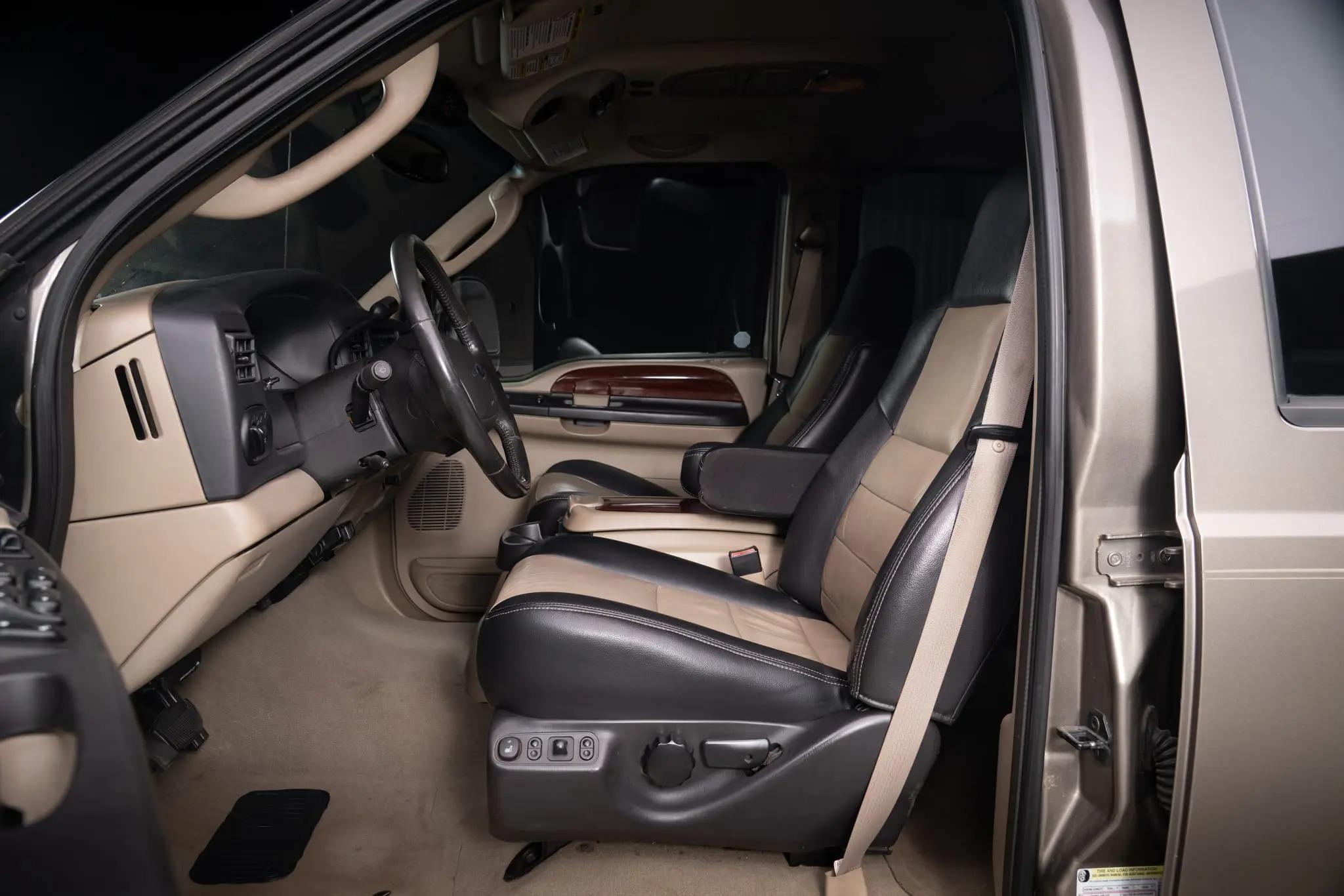 2005 Ford Excursion Eddie Bauer Power Stroke 4×4