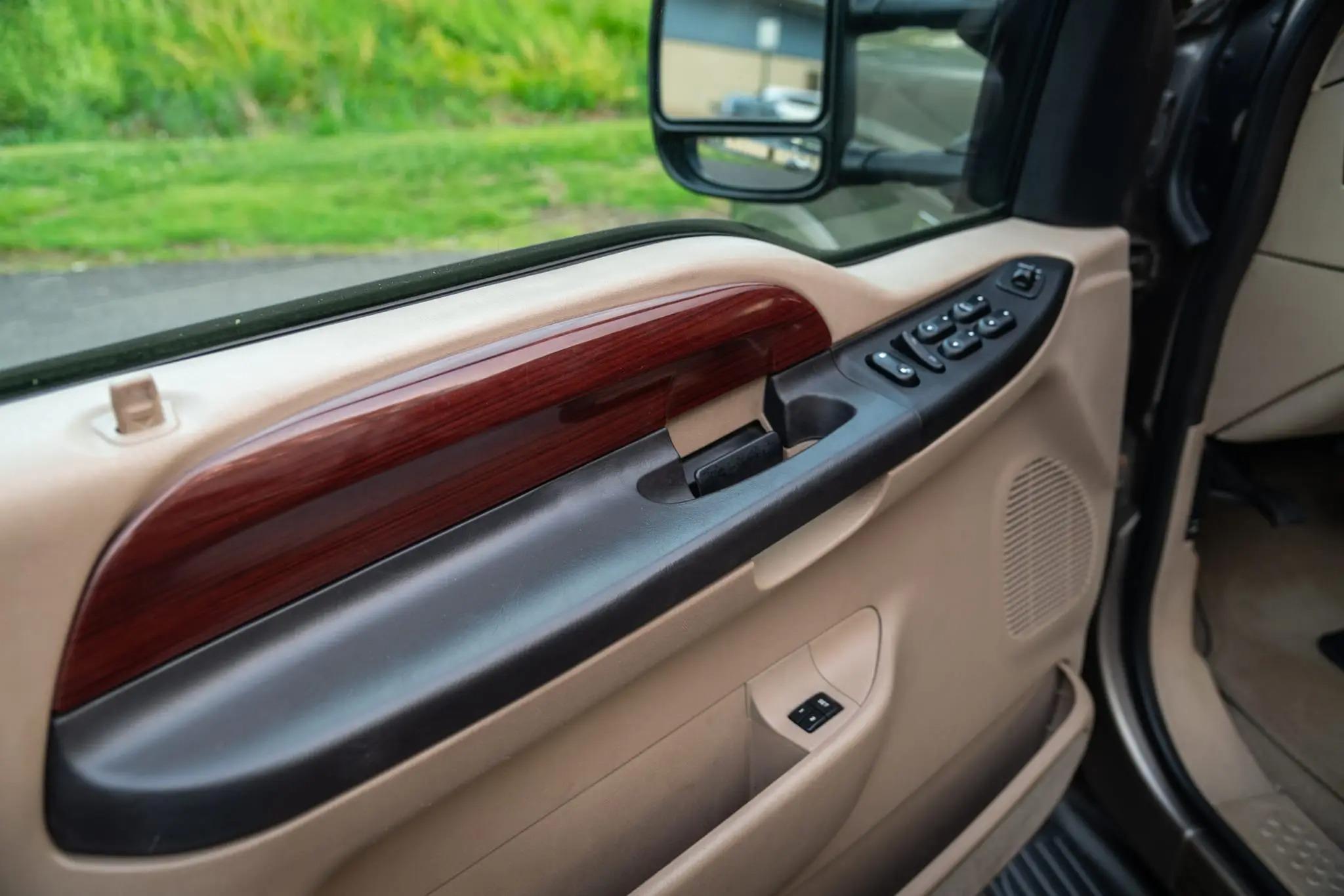 2005 Ford Excursion Eddie Bauer Power Stroke 4×4