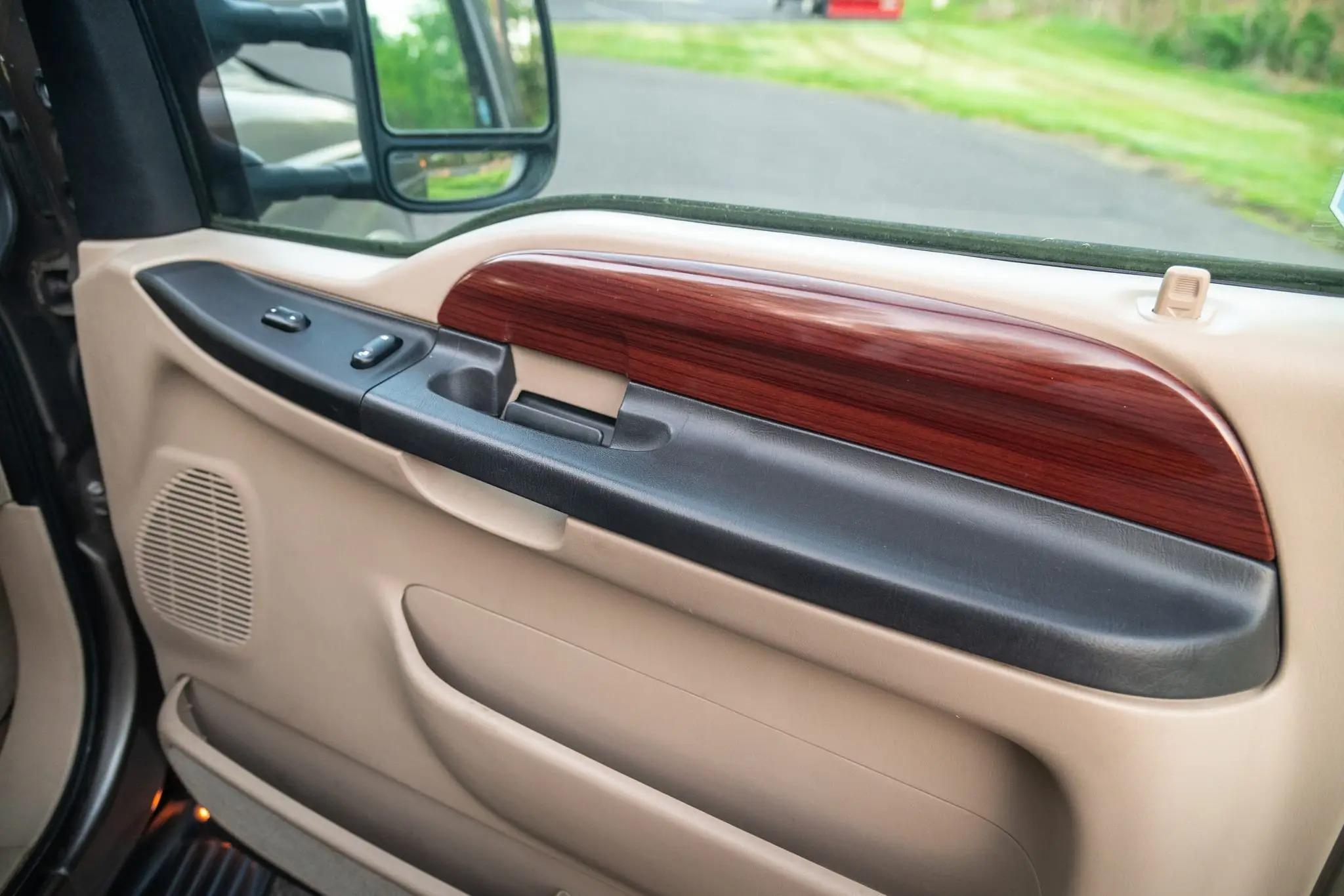 2005 Ford Excursion Eddie Bauer Power Stroke 4×4
