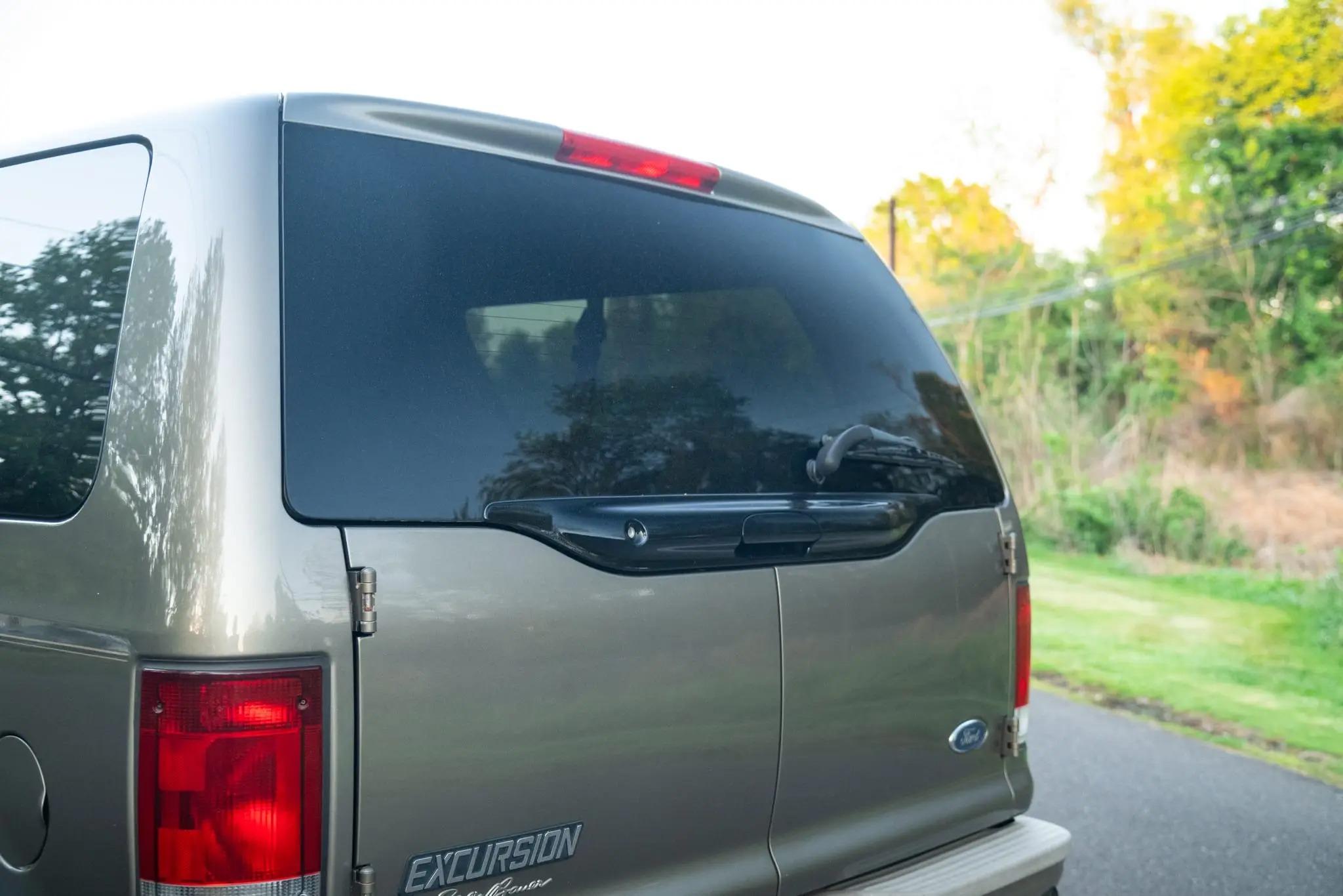2005 Ford Excursion Eddie Bauer Power Stroke 4×4