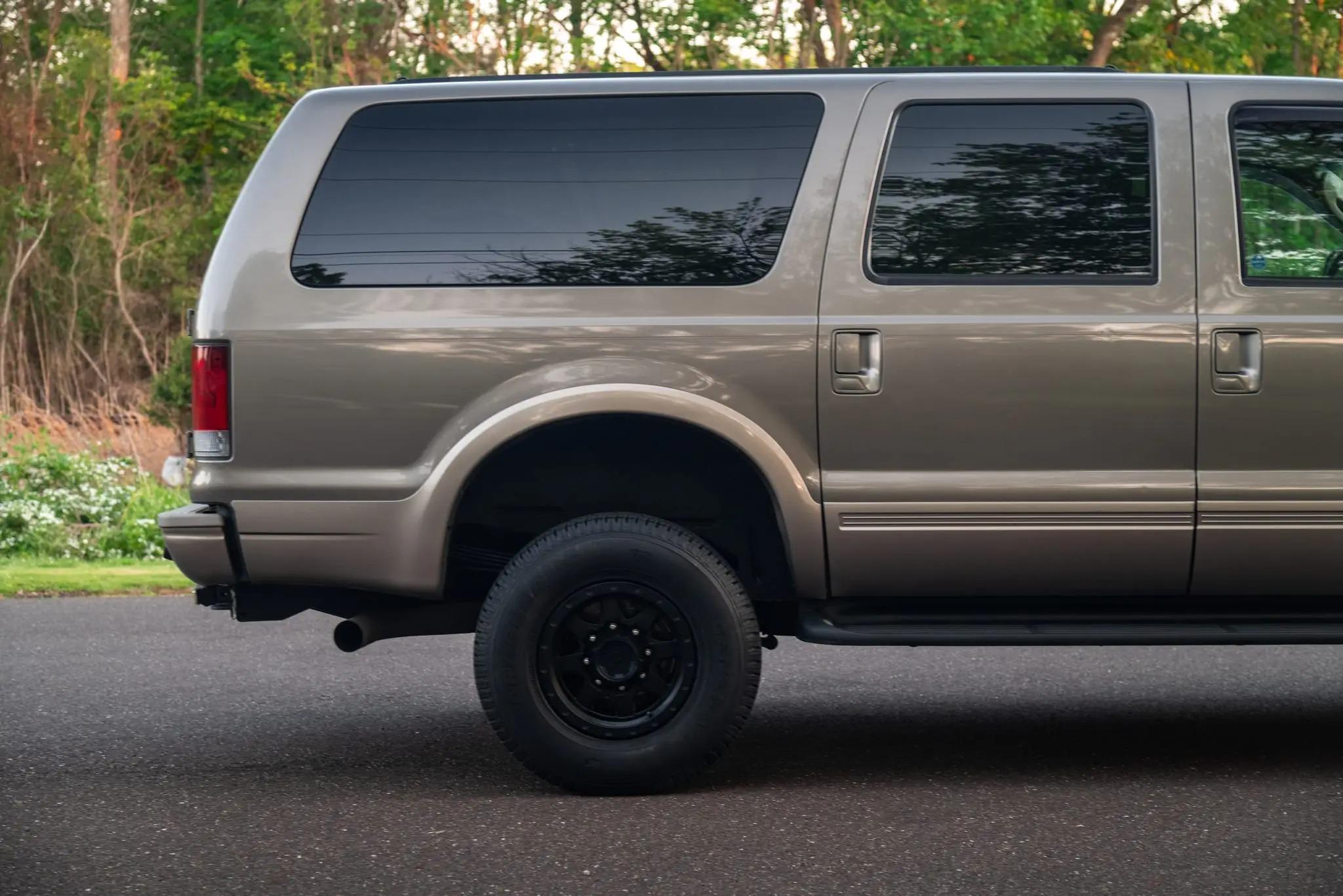 2005 Ford Excursion Eddie Bauer Power Stroke 4×4