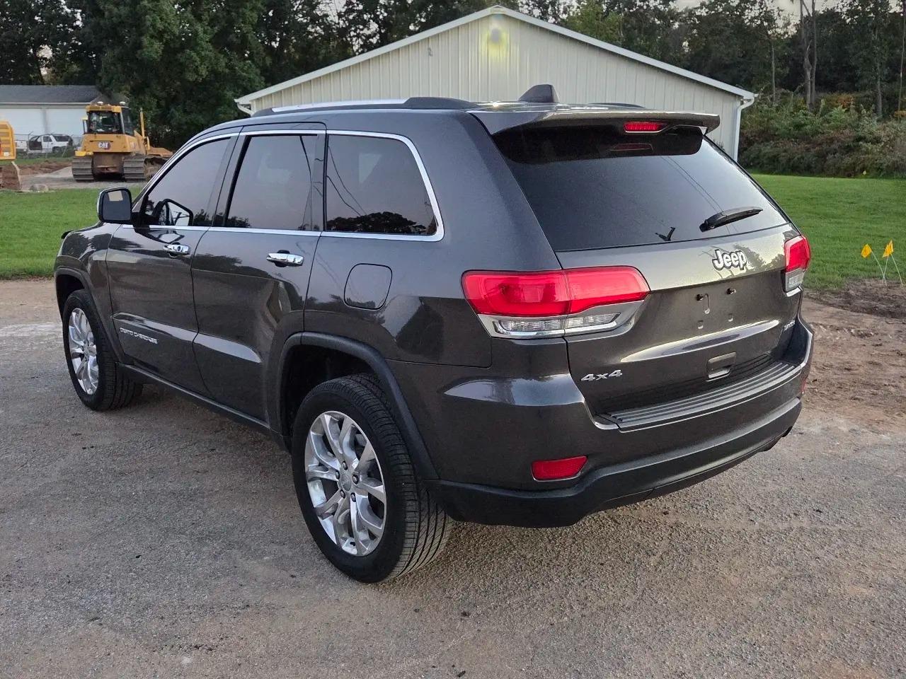 2015 Jeep Grand Cherokee Laredo - 3