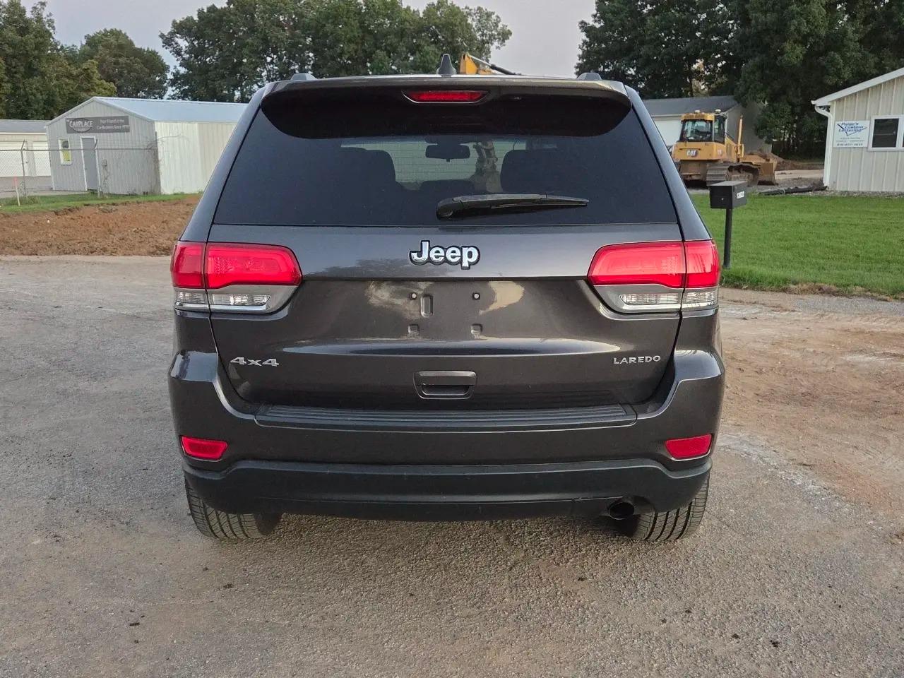 2015 Jeep Grand Cherokee Laredo - 5