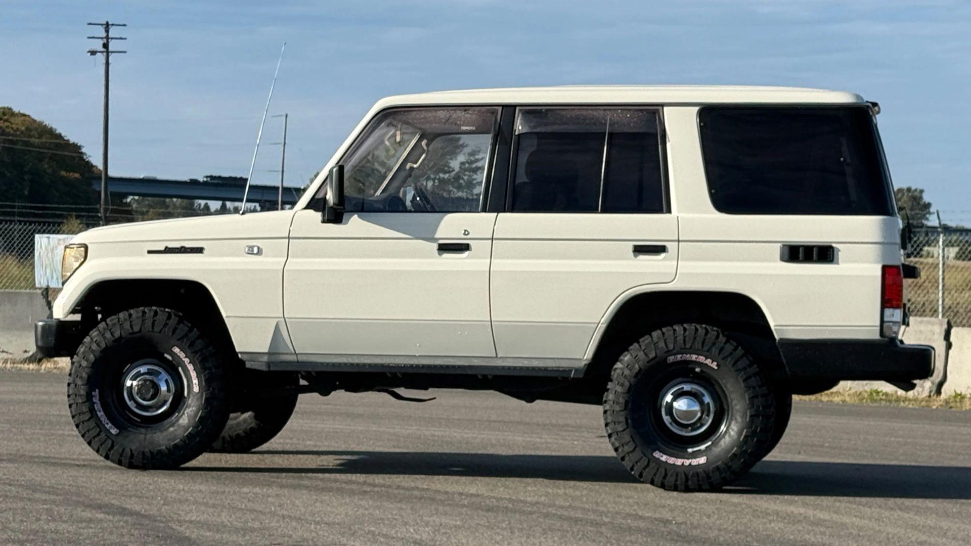 1993 Toyota Land Cruiser Prado - 2