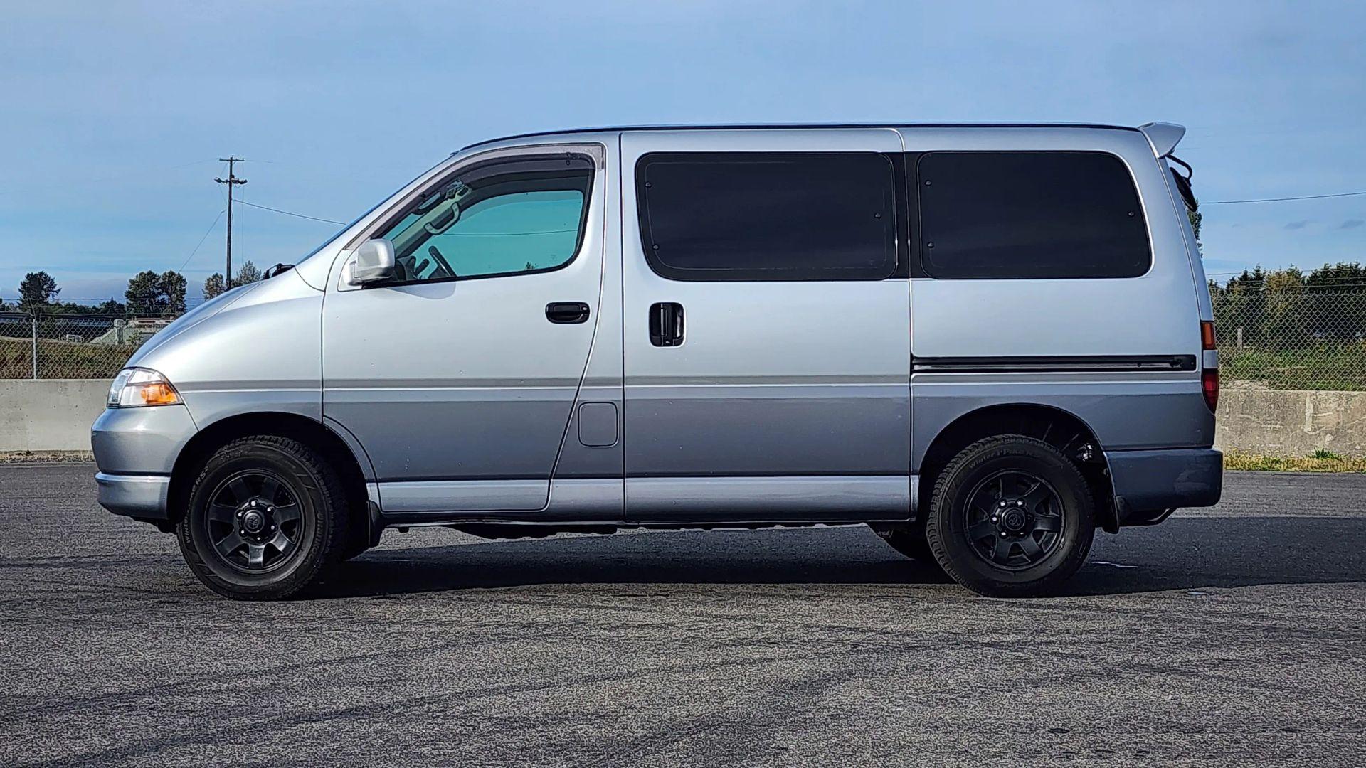1996 Toyota Granvia - 2