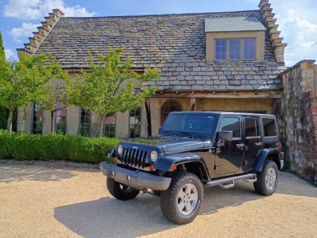 2012 Jeep Wrangler Unlimited Sahara - 3