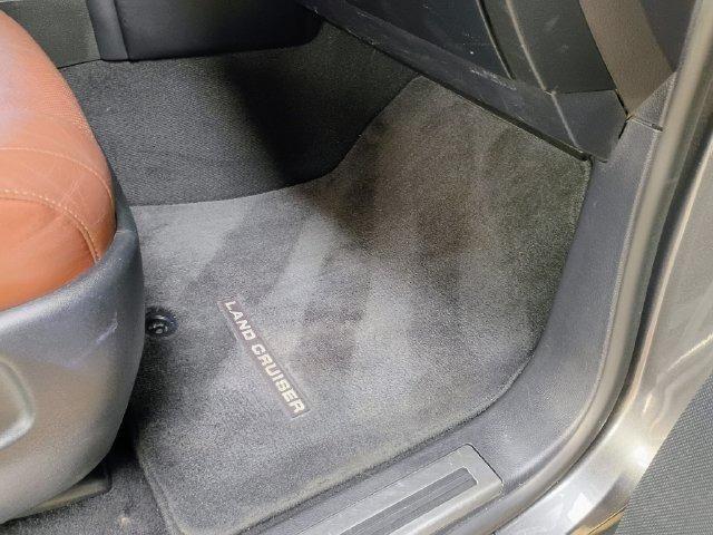 2019 Toyota Land Cruiser
