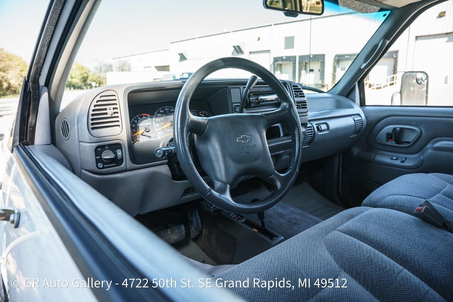 1996 Chevrolet Silverado K3500 4X4 Crew Cab