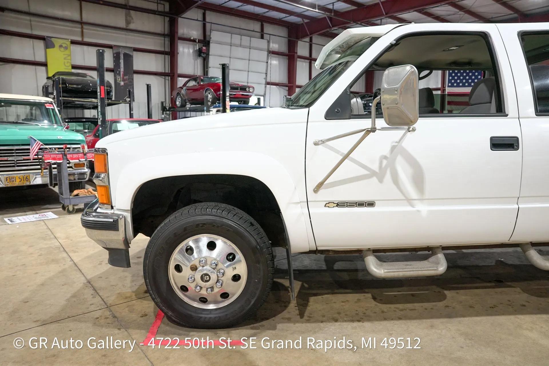 1996 Chevrolet Silverado K3500 4X4 Crew Cab - 3