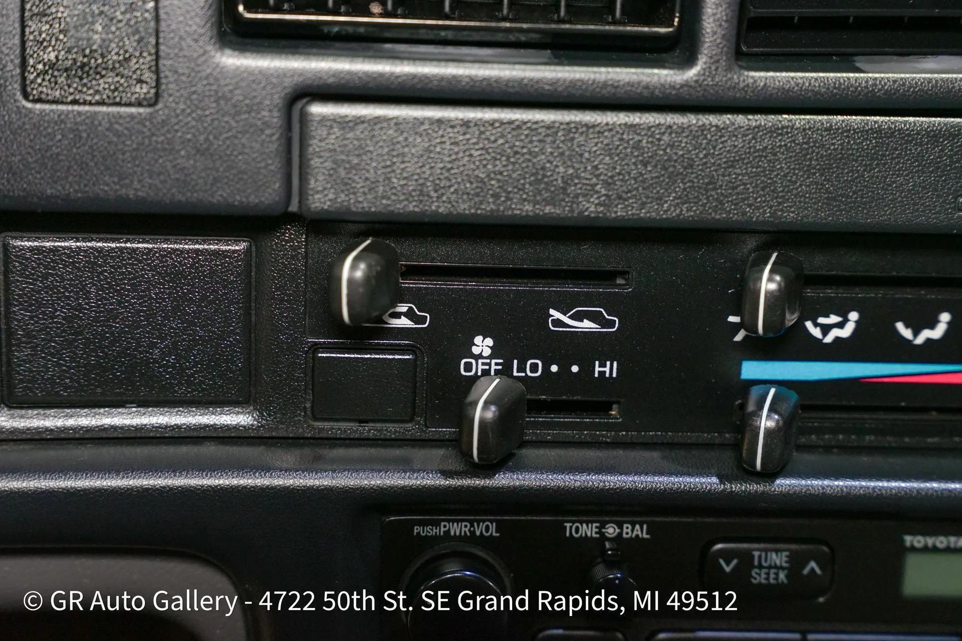 1993 Toyota Pickup Deluxe