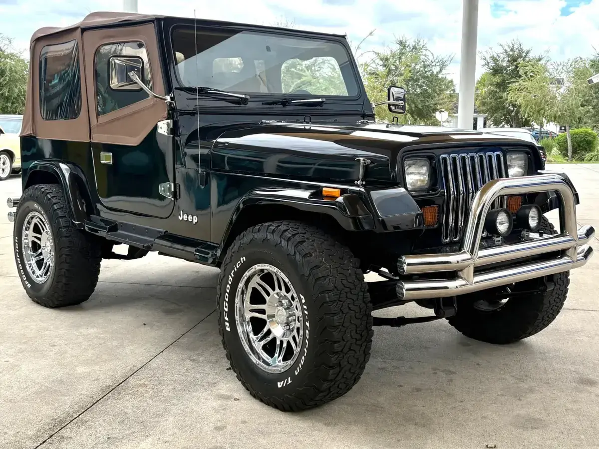 1989 Jeep Wrangler Laredo - 3