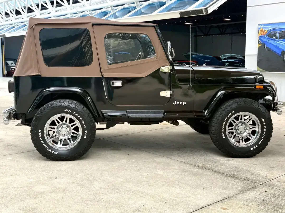 1989 Jeep Wrangler Laredo - 4