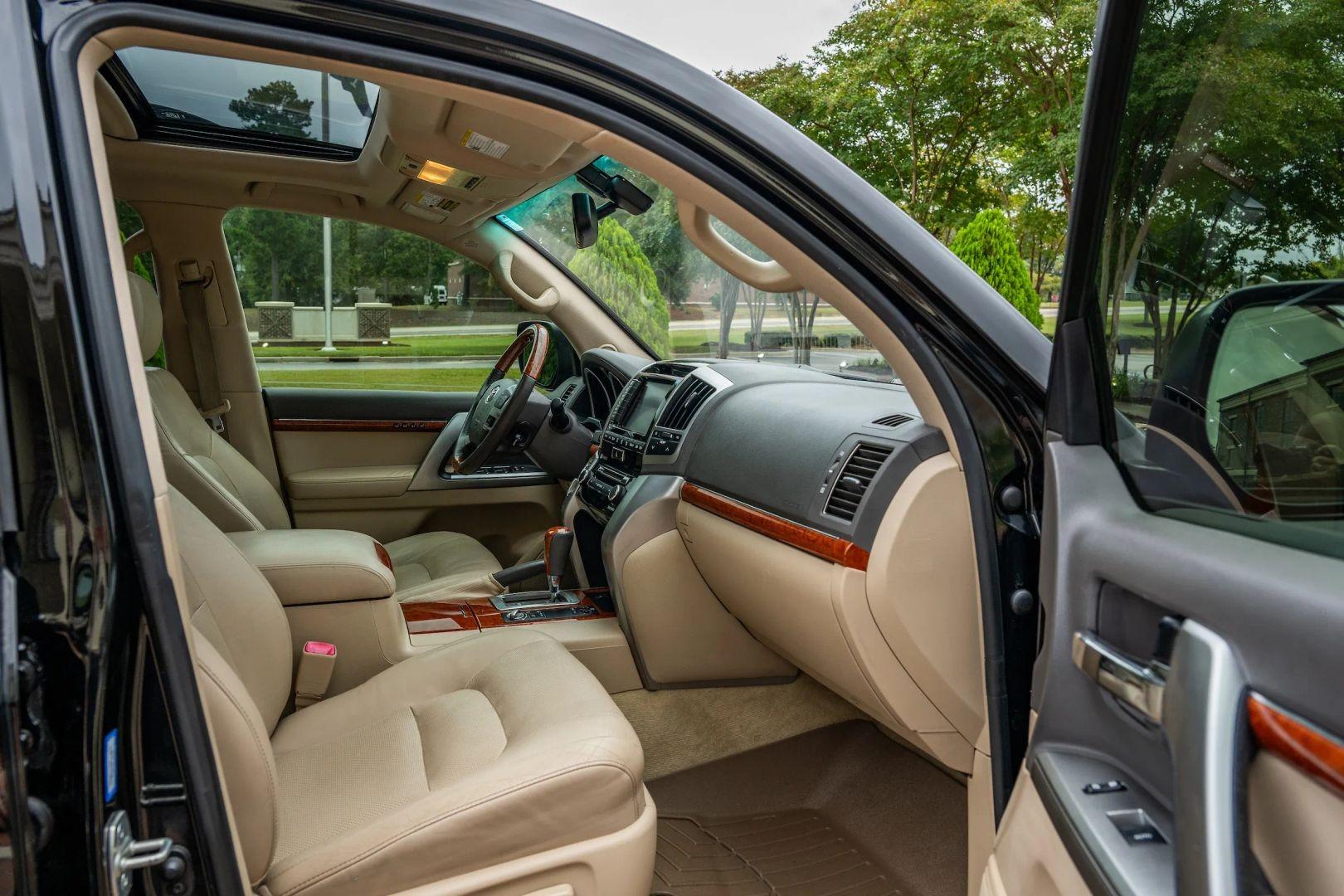 2014 Toyota Land Cruiser