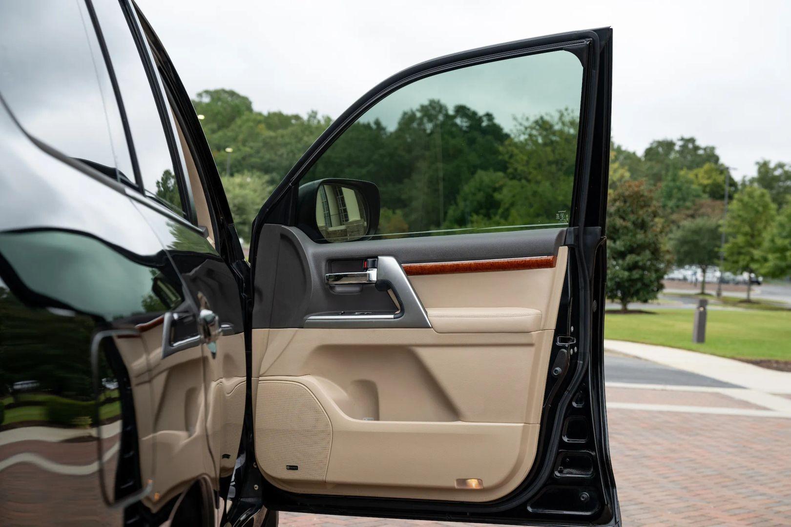 2014 Toyota Land Cruiser