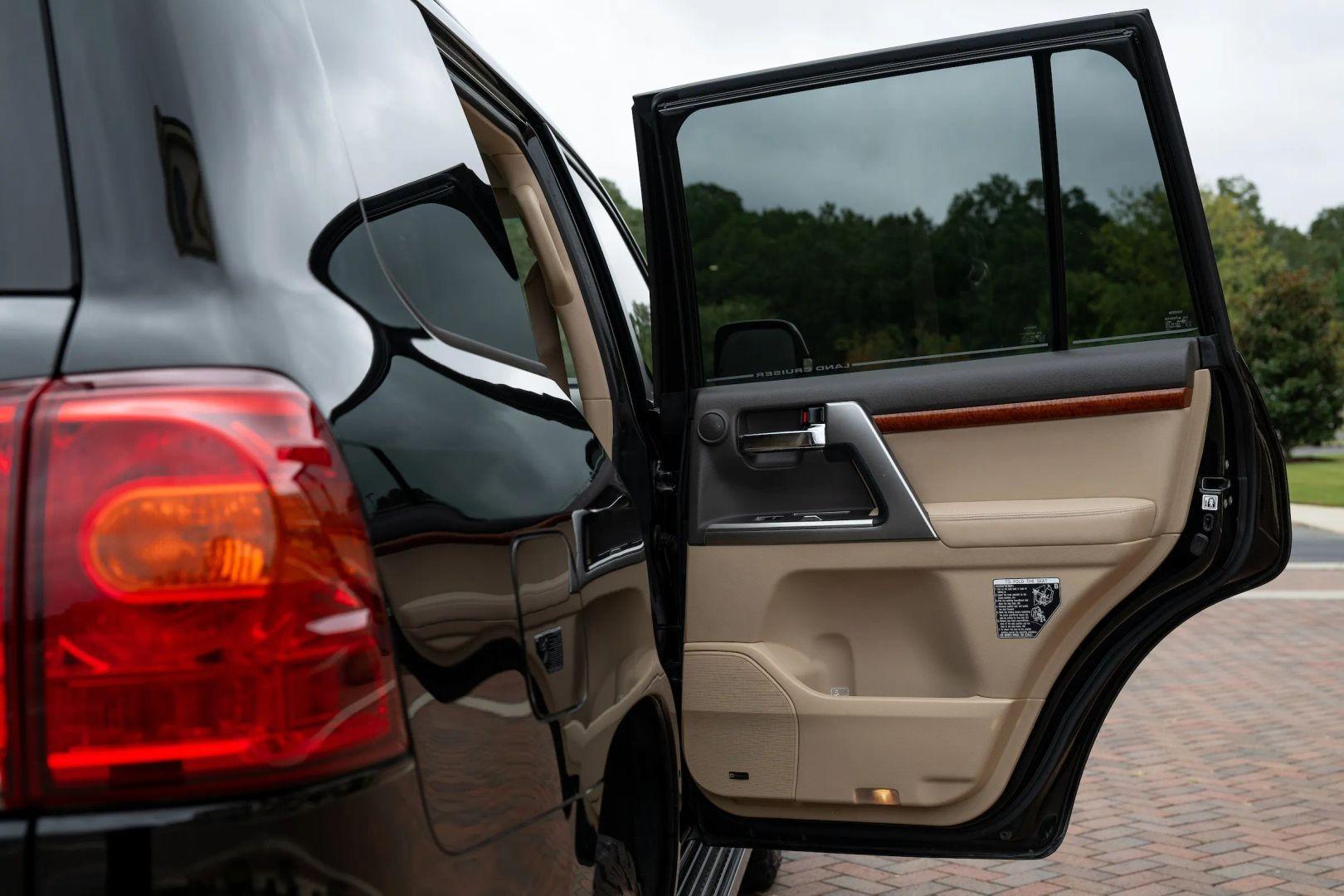 2014 Toyota Land Cruiser