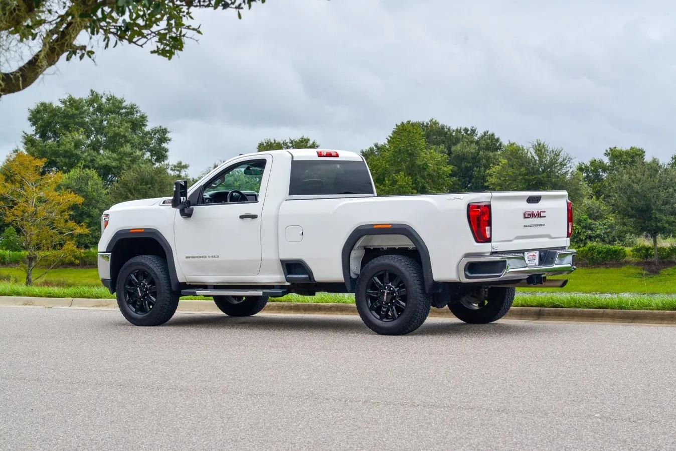 2022 GMC Sierra 2500 Pro - 3