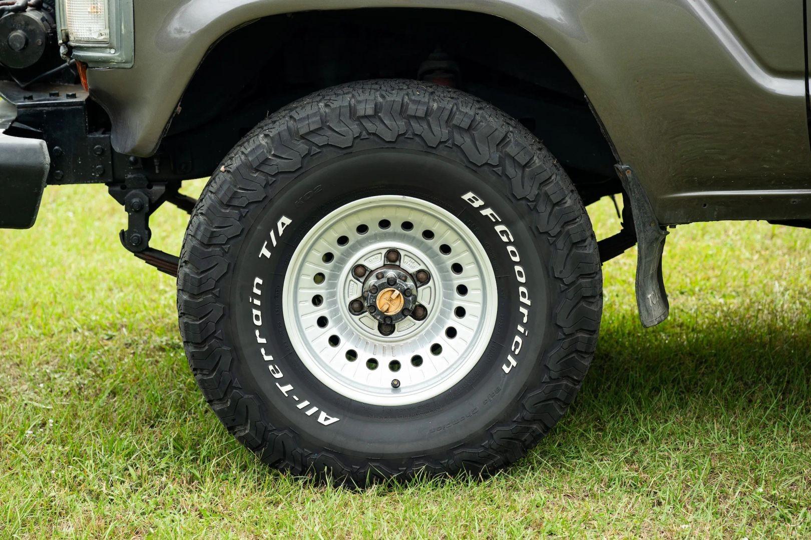 1989 TOYOTA LAND CRUISER HJ61