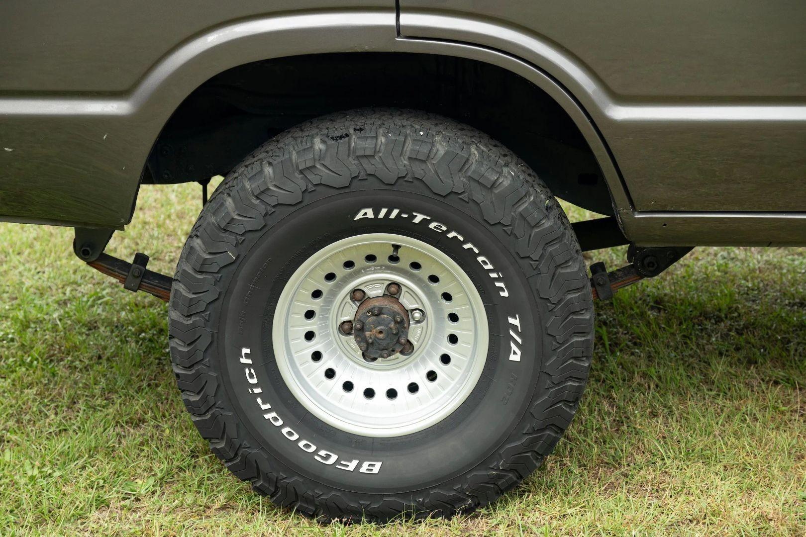 1989 TOYOTA LAND CRUISER HJ61