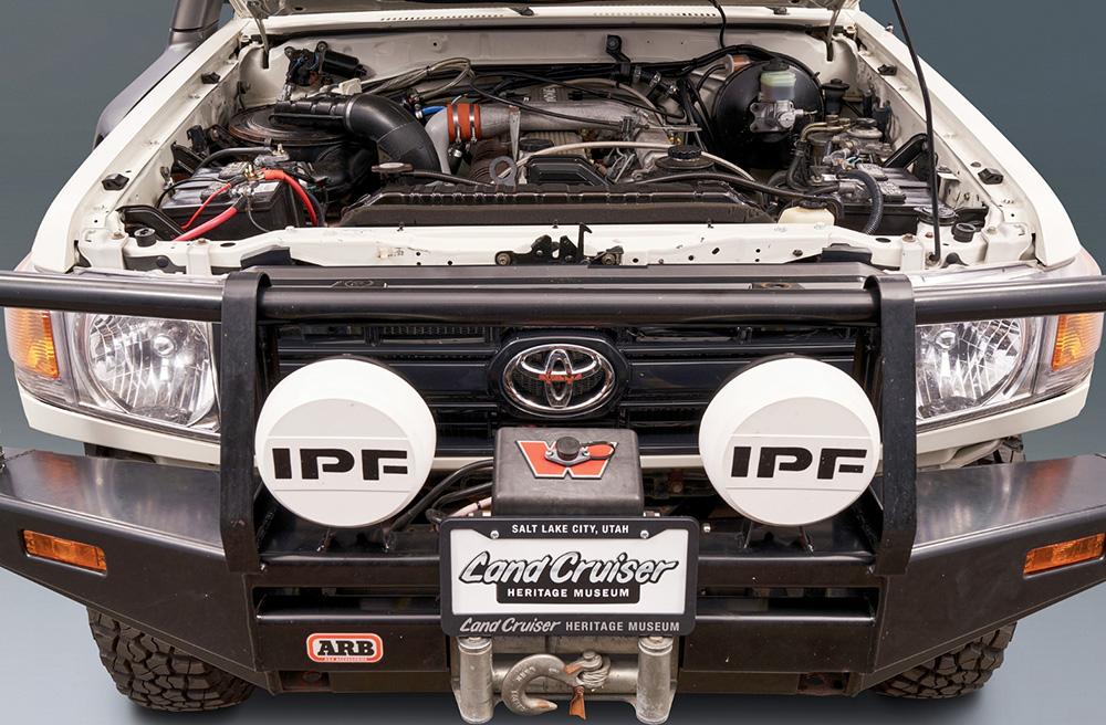 1989 Toyota Land Cruiser HZJ79/FJ62 Hybrid