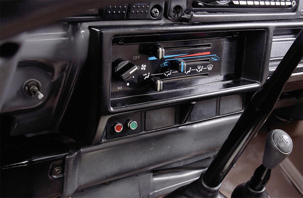 1989 Toyota Land Cruiser HZJ79/FJ62 Hybrid