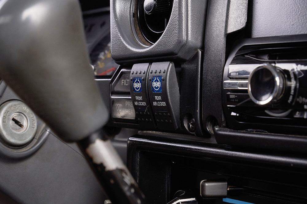 1989 Toyota Land Cruiser HZJ79/FJ62 Hybrid