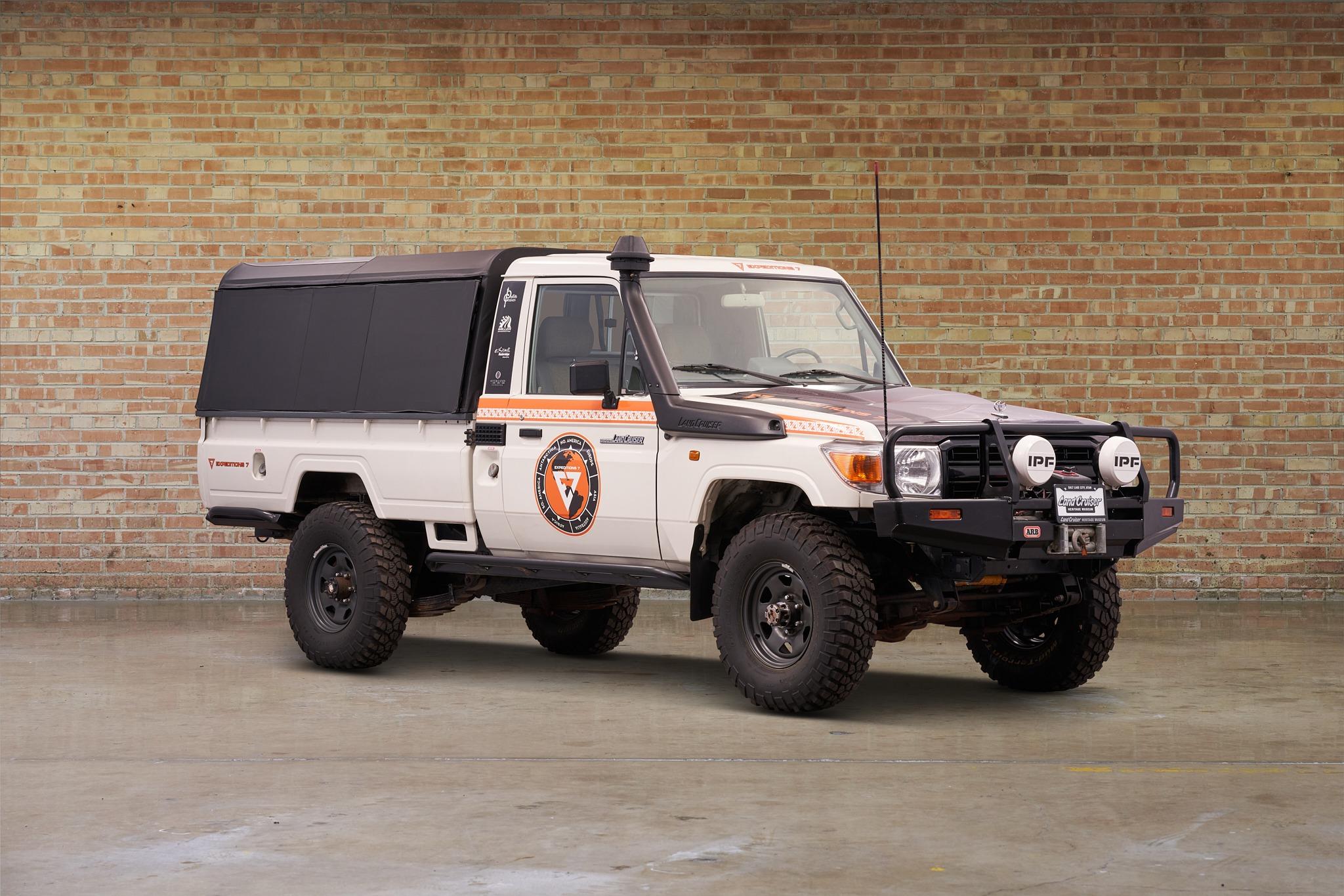  Toyota Land Cruiser