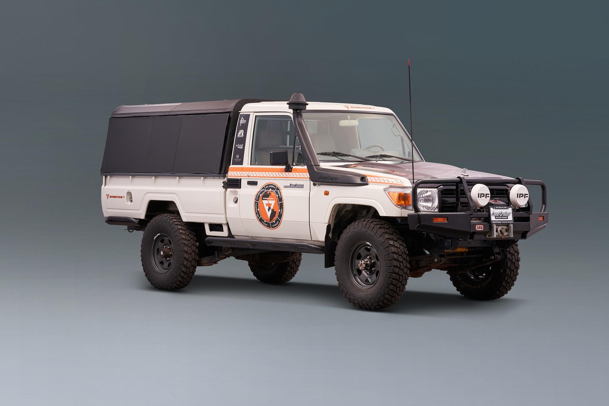 1989 Toyota Land Cruiser HZJ79/FJ62 Hybrid