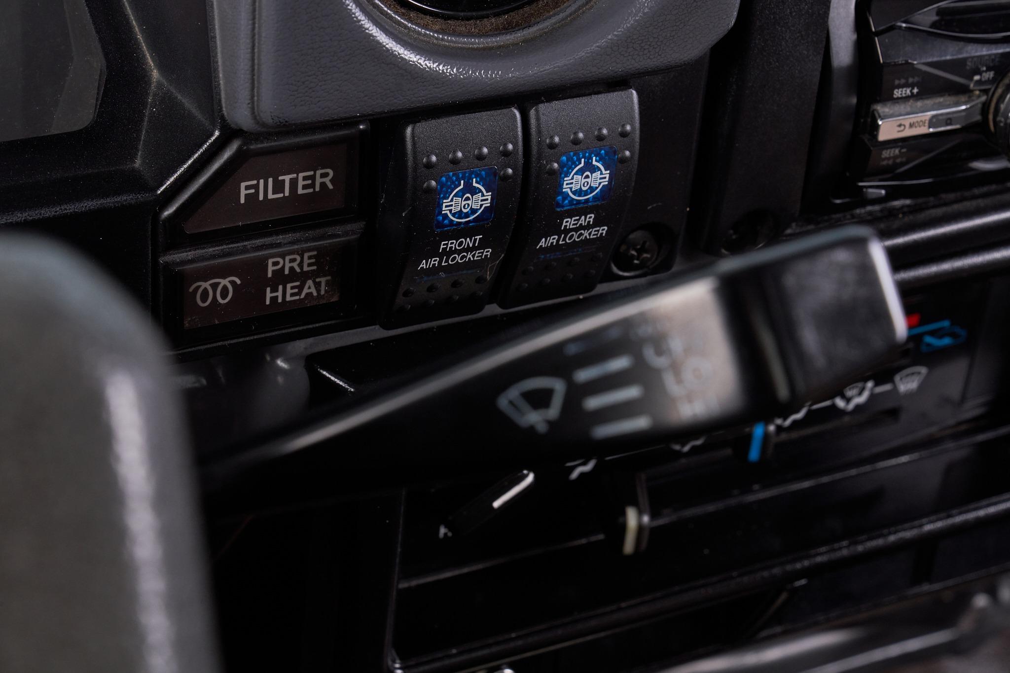 1989 Toyota Land Cruiser HZJ79/FJ62 Hybrid