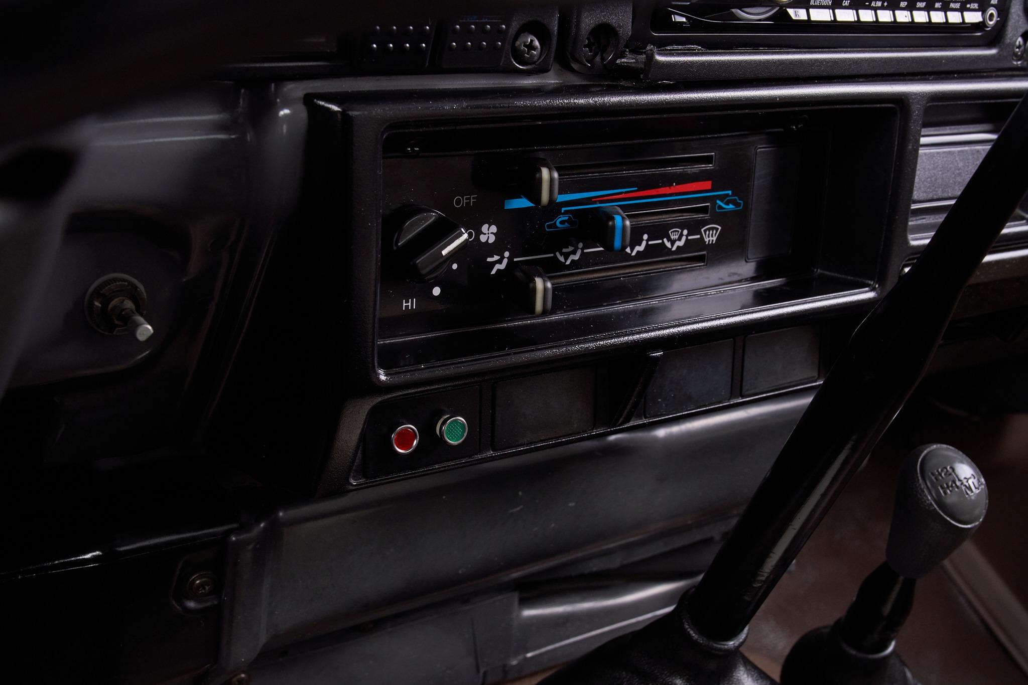 1989 Toyota Land Cruiser HZJ79/FJ62 Hybrid