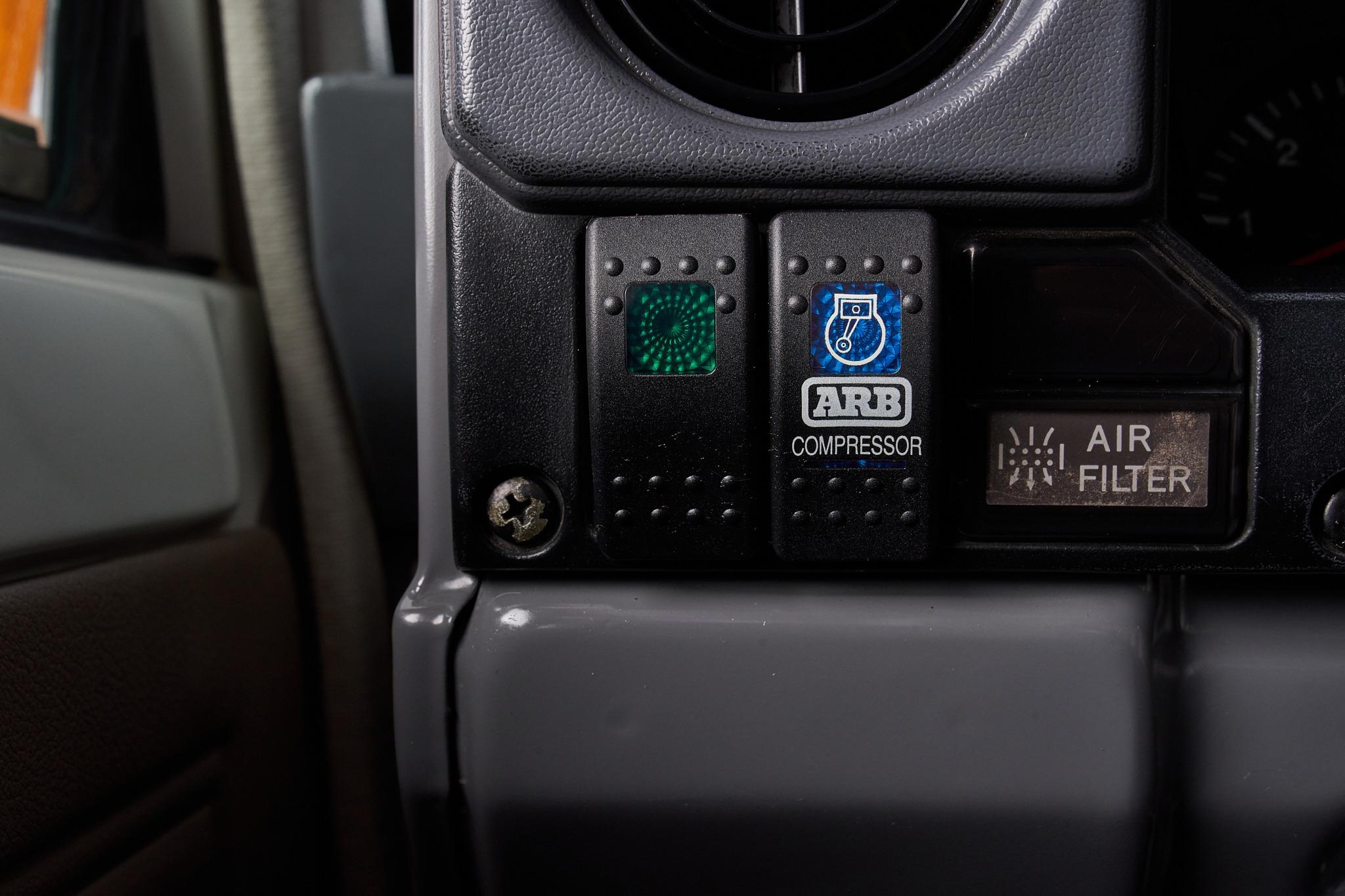 1989 Toyota Land Cruiser HZJ79/FJ62 Hybrid