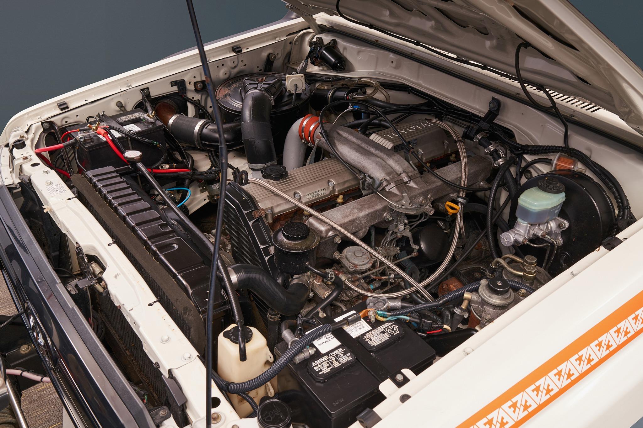 1989 Toyota Land Cruiser HZJ79/FJ62 Hybrid