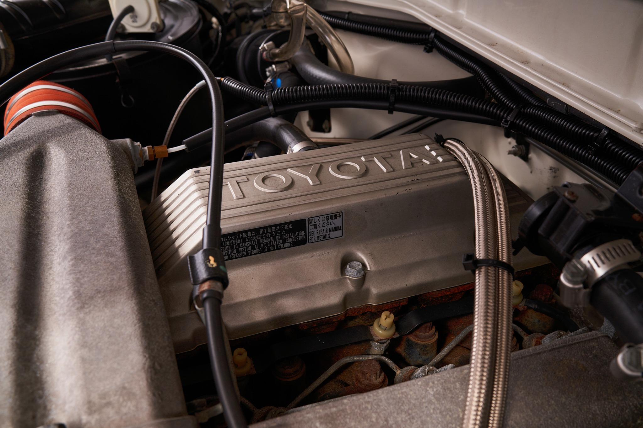 1989 Toyota Land Cruiser HZJ79/FJ62 Hybrid