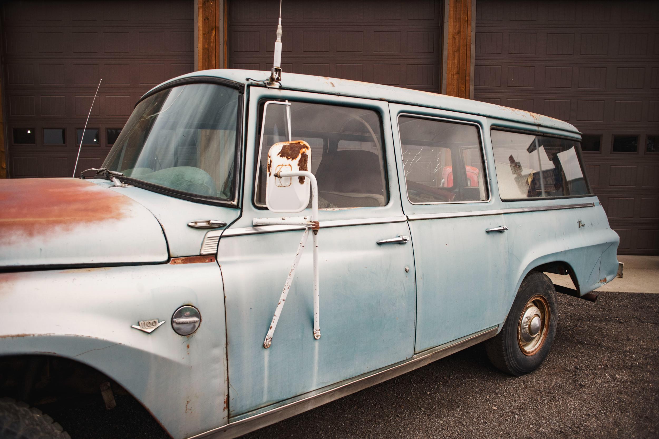 1966 International Travelall 4WD C1100