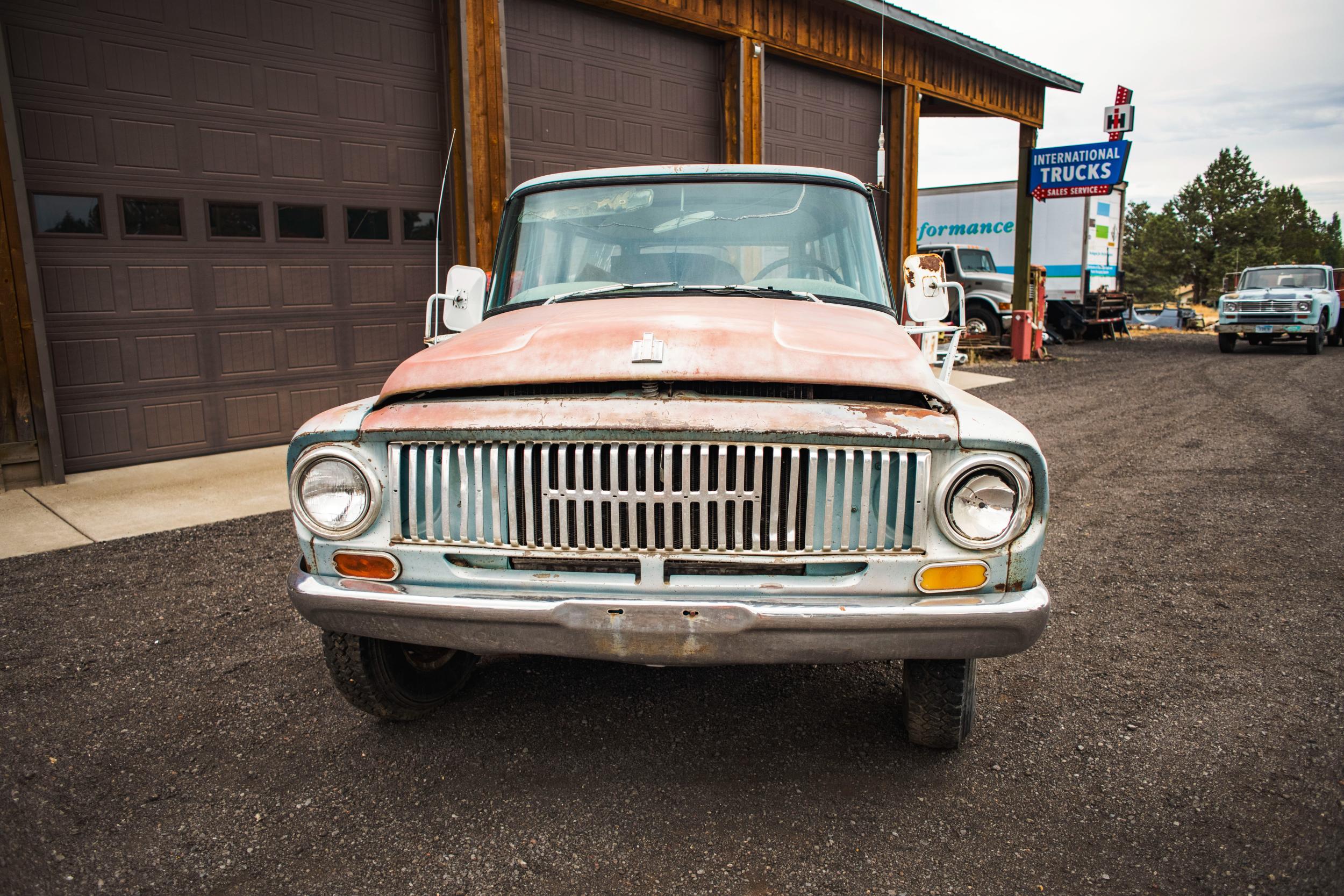 1966 International Travelall 4WD C1100