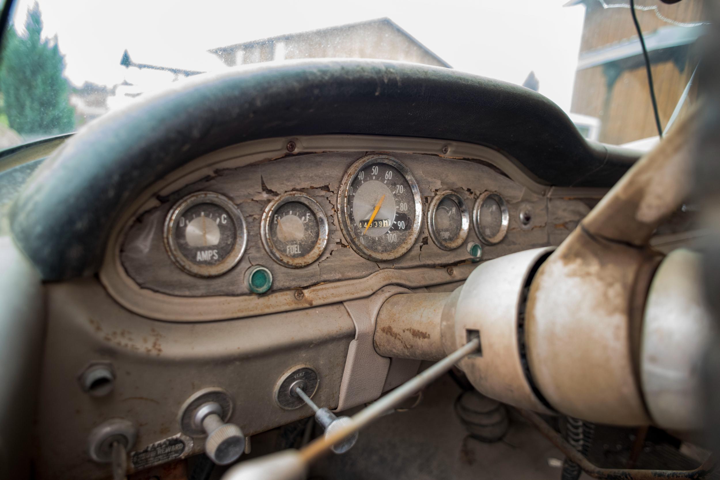 1966 International Travelall 4WD C1100