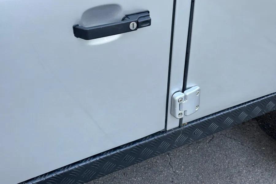 2000 Land Rover Defender 110